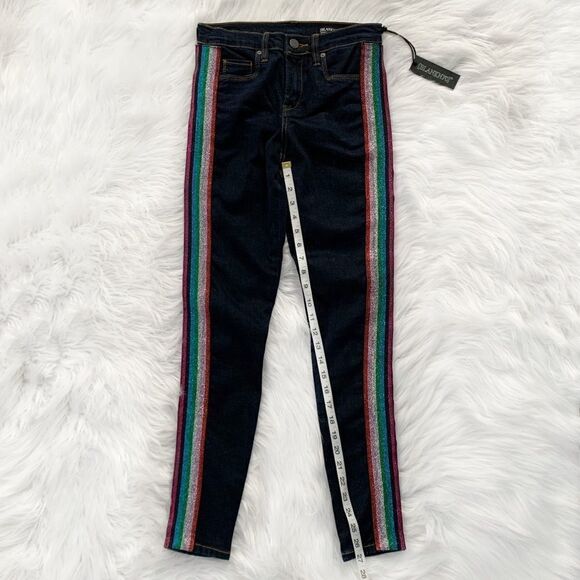 BLANK NYC Dark Wash Skinny Jeans! - Picture 3 of 8